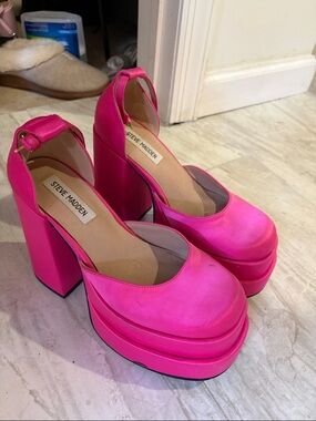 Steve Madden Charlize Pink Satin Platform 7W